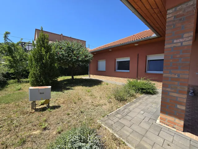Eladó ház Komló, Dávidföld 200 nm