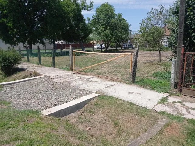 Eladó telek Dombóvár 522 nm