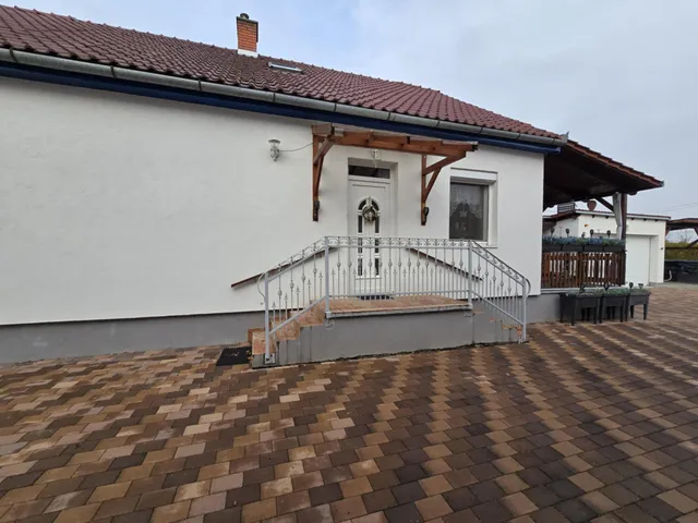 Eladó ház Dombóvár 146 nm