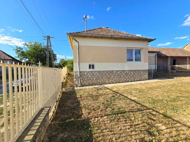 Eladó ház Döbrököz 82 nm
