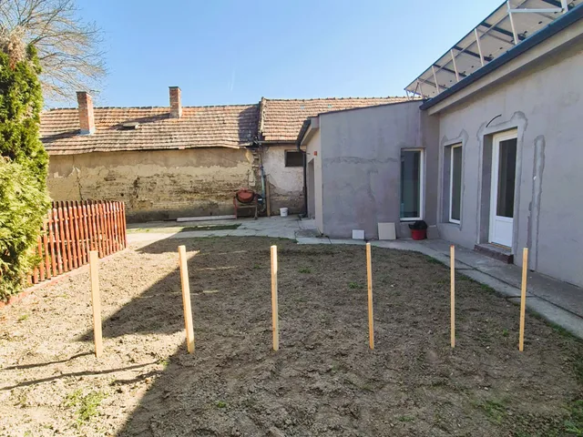 Eladó ház Kecskemét, Máriaváros 223 nm