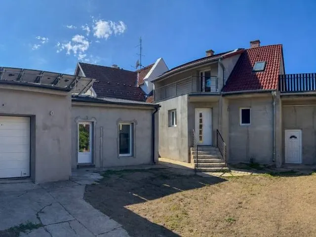 Eladó ház Kecskemét, Máriaváros 223 nm