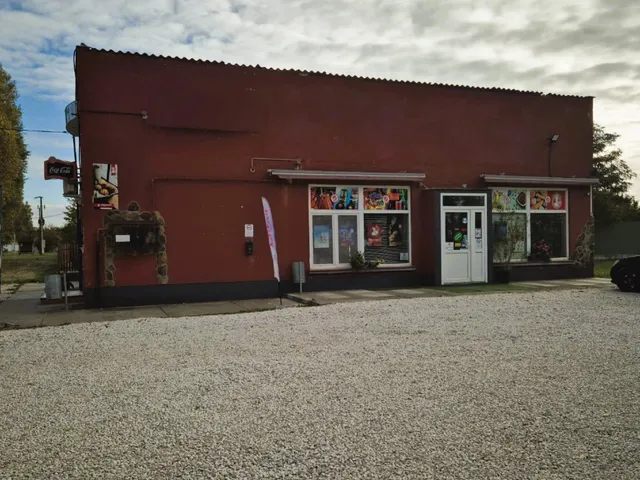 Eladó kereskedelmi és ipari ingatlan Kecskemét 104 nm