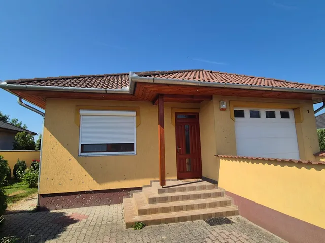 Eladó ház Kecskemét, Hunyadiváros 126 nm