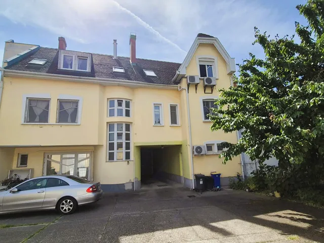 Eladó lakás Kecskemét, Máriaváros 118 nm