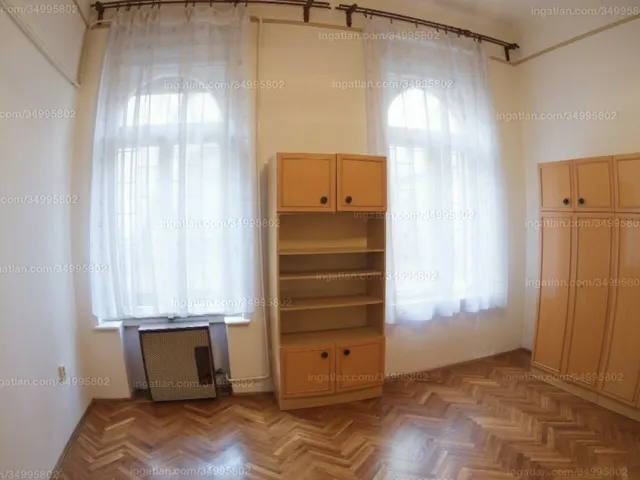 Eladó lakás Budapest VIII. kerület, II. János Pál pápa tér 58 nm