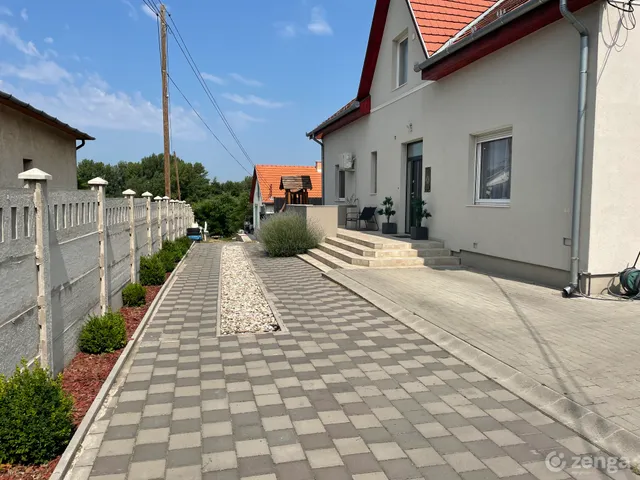 Eladó ház Dunaharaszti, Újhegyidűlő 250 nm