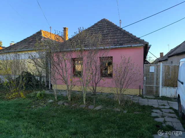 Kiadó ház Karakószörcsök, Dózsa u.12 70 nm