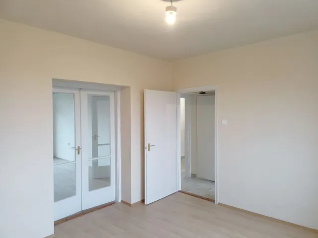 Eladó lakás Prügy 83 nm