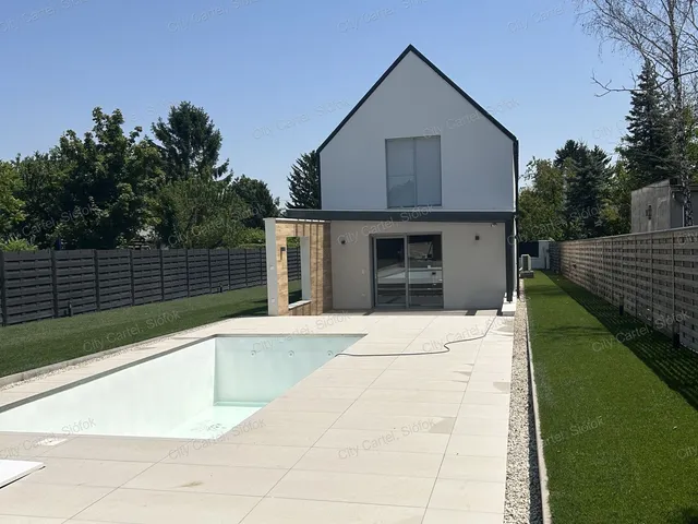 Eladó ház Balatonakarattya 149 nm