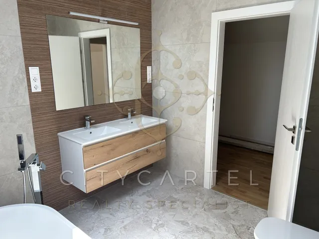 Eladó ház Balatonakarattya 155 nm