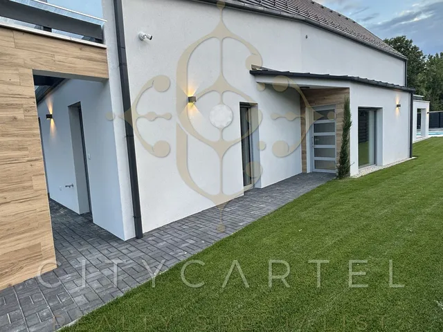 Eladó ház Balatonakarattya 155 nm