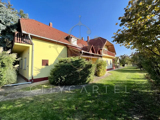 Eladó ház Balatonlelle 280 nm