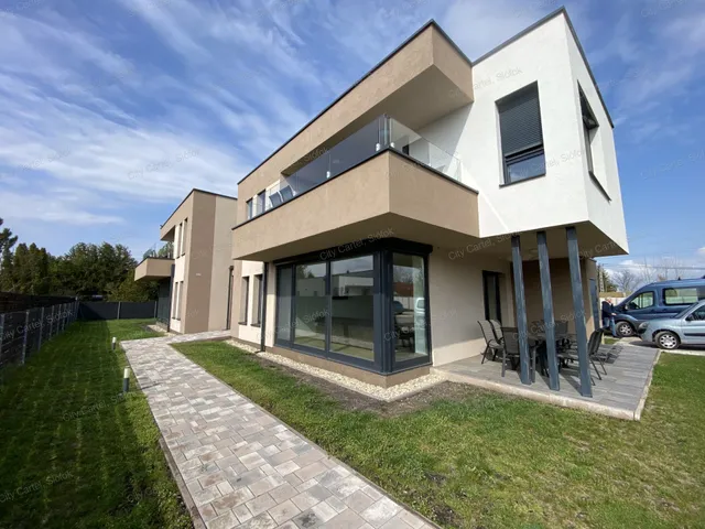 Eladó lakás Balatonfenyves 81 nm