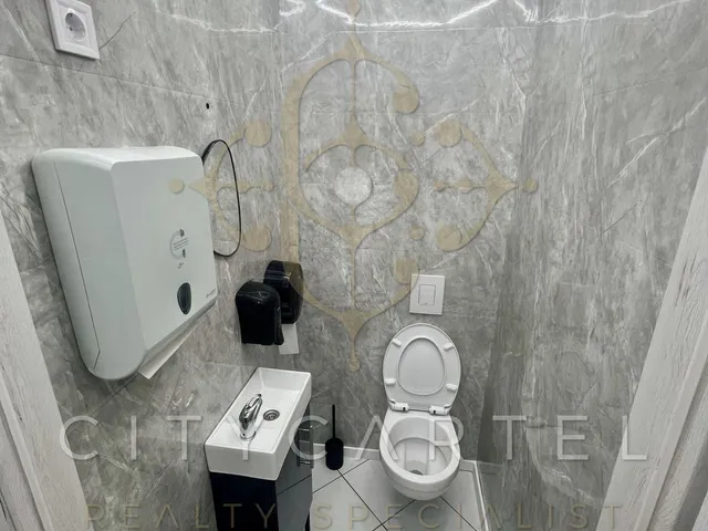 Eladó kereskedelmi és ipari ingatlan Fonyód 42 nm