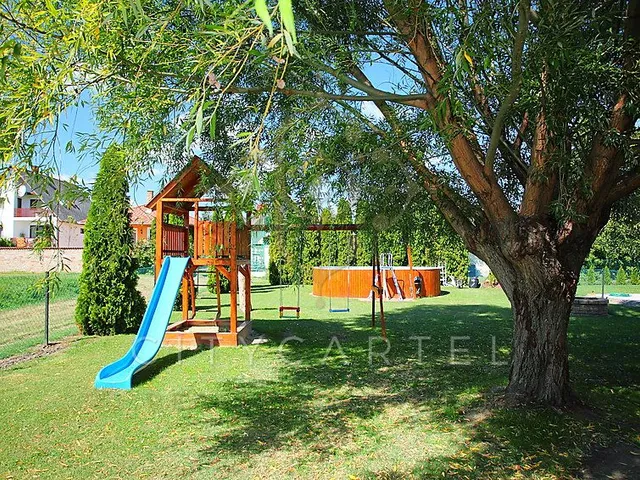 Eladó ház Balatonlelle 220 nm