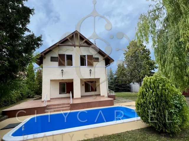 Eladó ház Kőröshegy 250 nm
