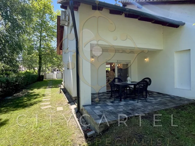 Eladó nyaraló Balatonszemes 80 nm