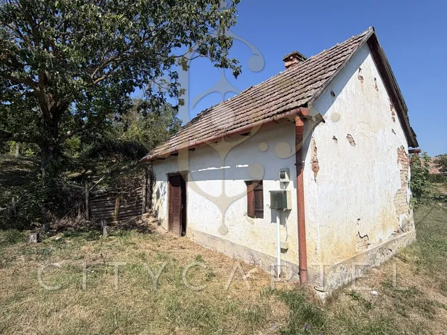 Eladó mezőgazdasági ingatlan Látrány 30 nm