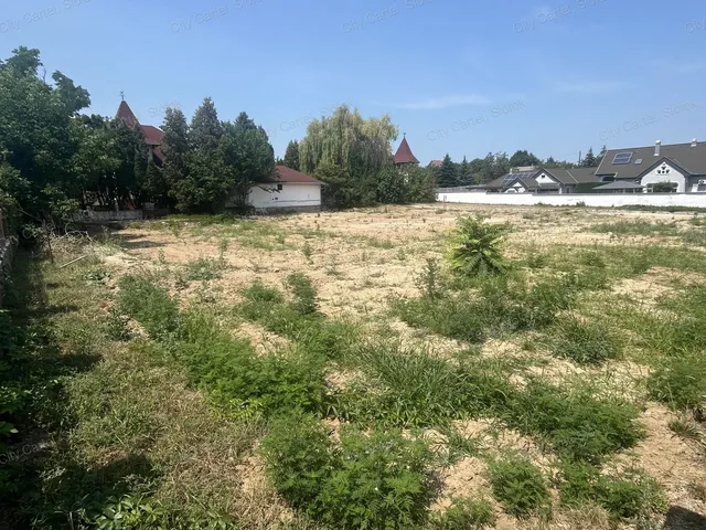 Eladó telek Kőröshegy 816 nm