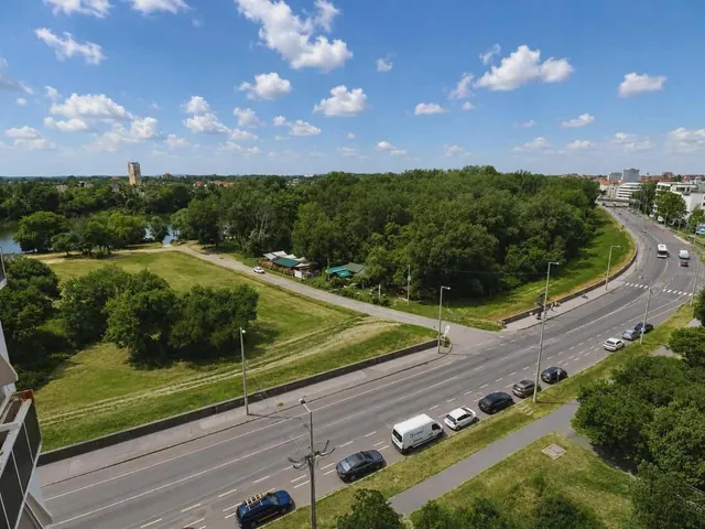 Eladó lakás Szeged, Felsőváros, Felső Tisza-part 74 nm