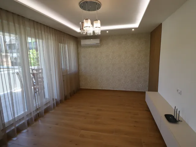 Kiadó ház Szeged, Felsőváros 170 nm