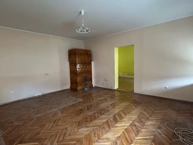 Eladó lakás Kapuvár, Városközpont 76 nm
