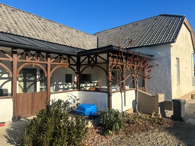 Eladó ház Szárföld 114 nm