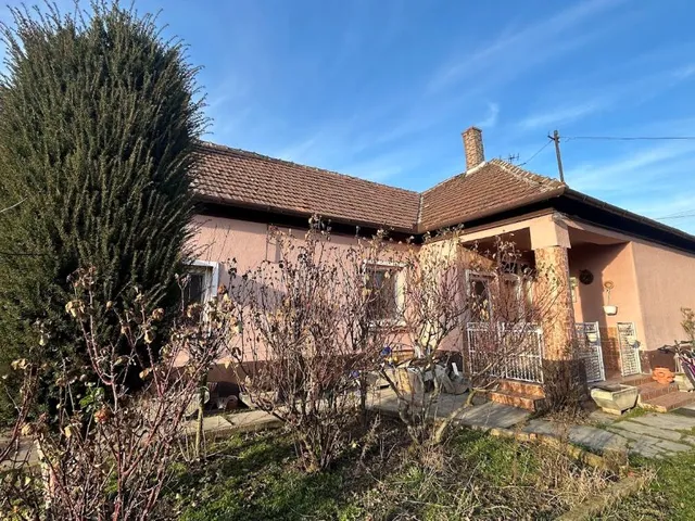 Eladó ház Szárföld 90 nm