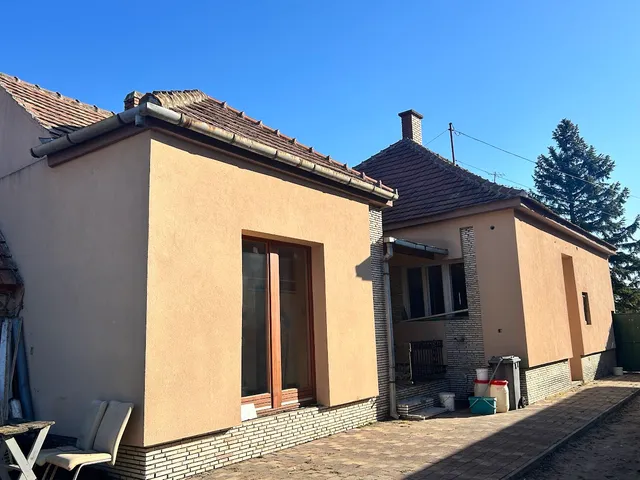 Eladó ház Rábatamási 106 nm