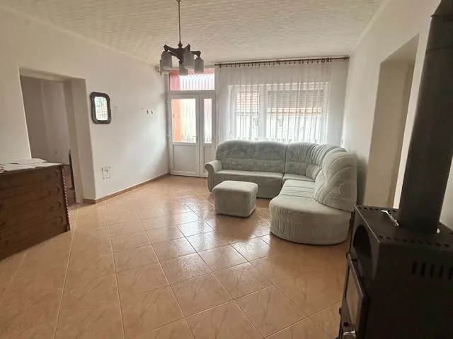 Eladó ház Veszkény 130 nm