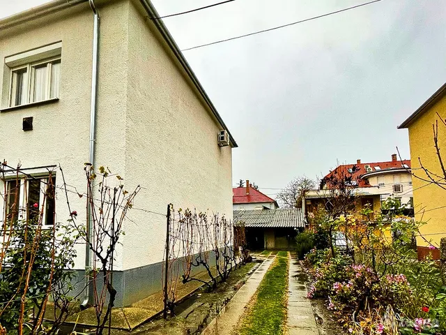 Eladó lakás Kecskemét, Hunyadiváros 77 nm