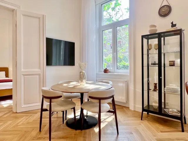Eladó lakás Budapest VI. kerület 84 nm