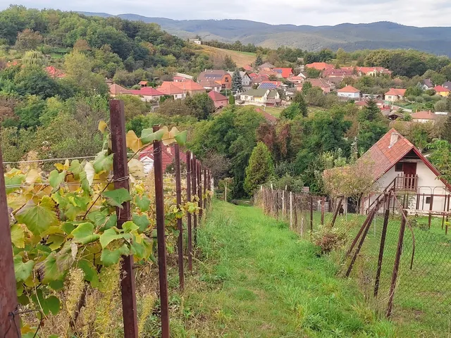 Eladó telek Miskolc, Vargahegy 1300 nm