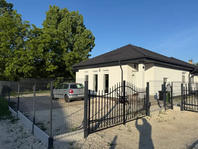 Eladó ház Mány 94 nm