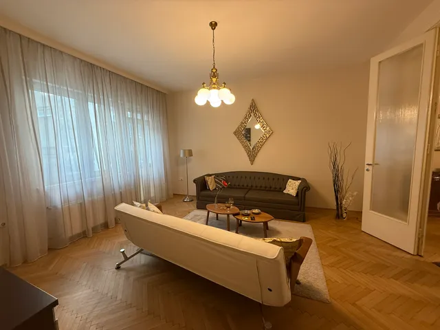 Eladó lakás Budapest VI. kerület, Nagykörúton belüli terület, Bajcsy köz 93 nm