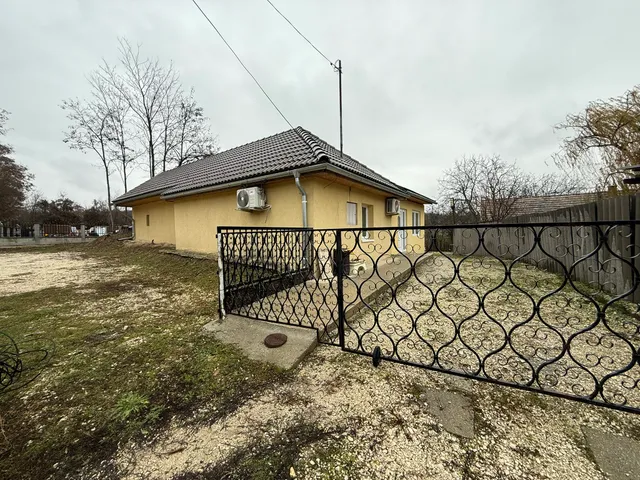 Eladó ház Mány 103 nm