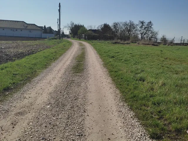 Eladó telek Mány, Sport 2042 nm