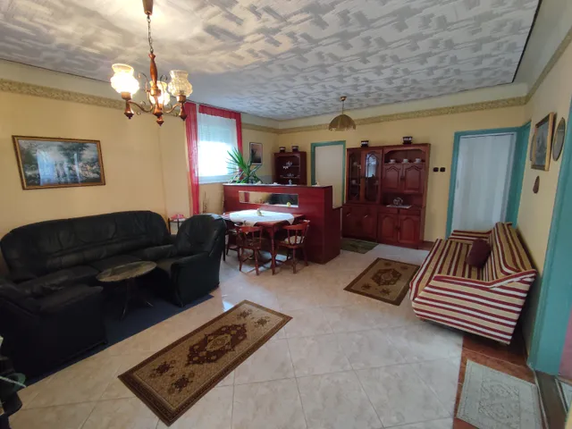 Eladó ház Vál 245 nm