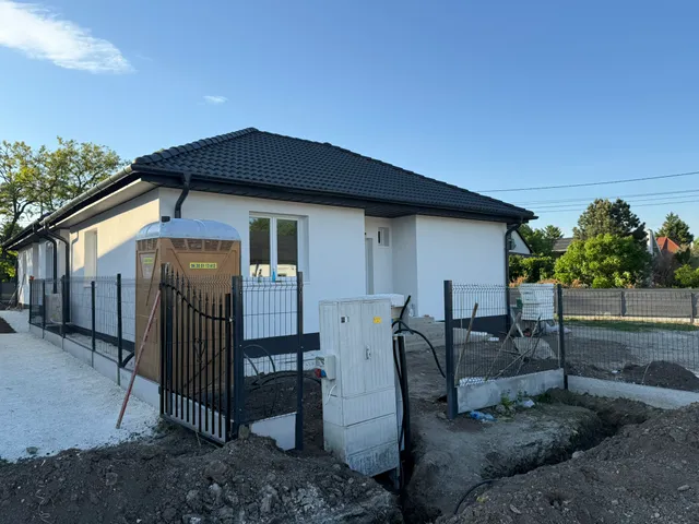 Eladó ház Mány 72 nm