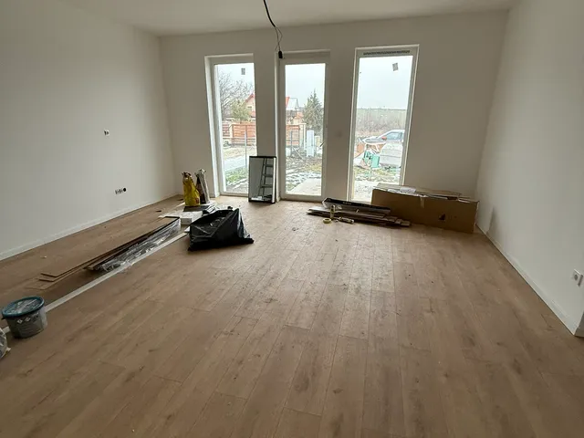 Eladó ház Mány 65 nm