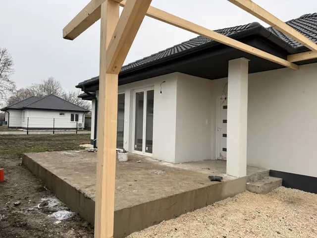 Eladó ház Bicske, Kertváros 121 nm