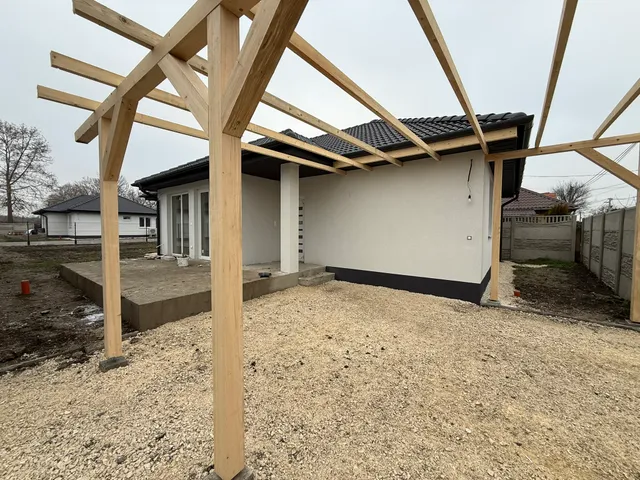 Eladó ház Bicske, Kertváros 121 nm