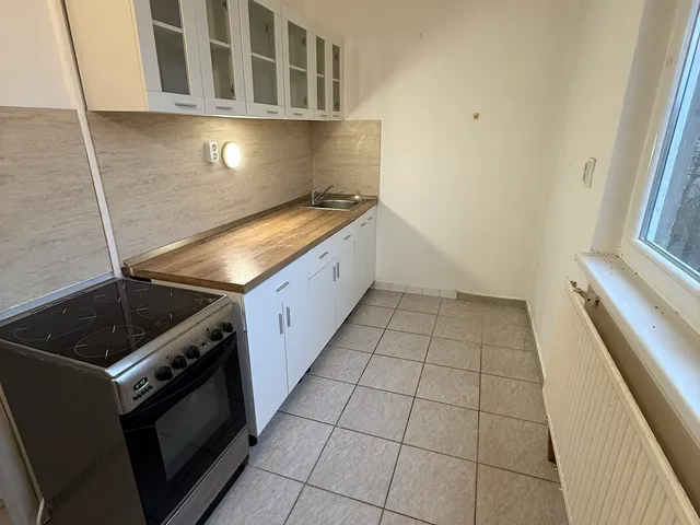 Eladó lakás Tatabánya, Ságvári-lakótelep 55 nm