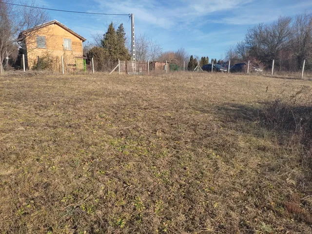 Eladó telek Vál, felső 1021 nm