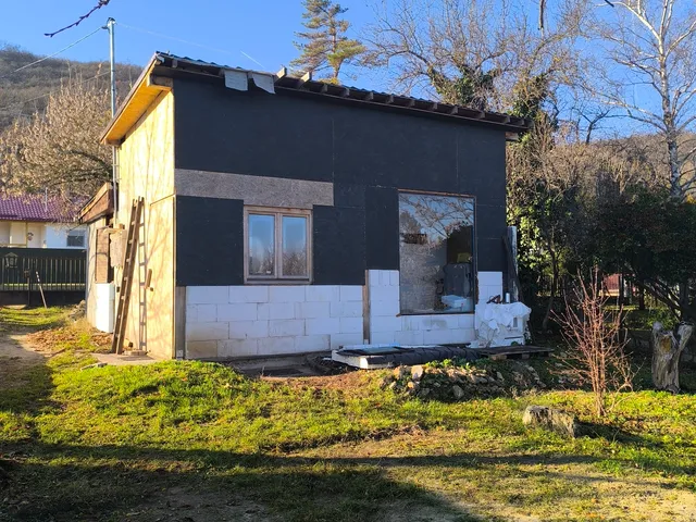 Eladó ház Csákvár 30 nm