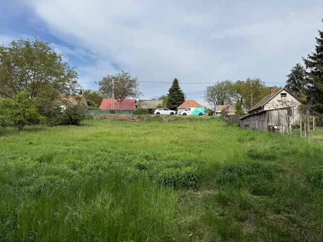 Eladó telek Bicske, Galagonyás 1-es 2551 nm