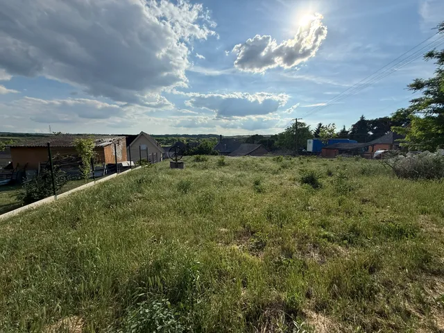 Eladó telek Tabajd 511 nm