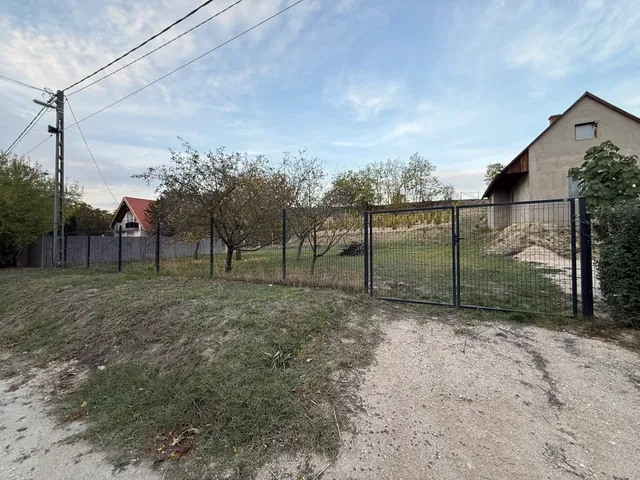 Eladó telek Lovasberény 999 nm