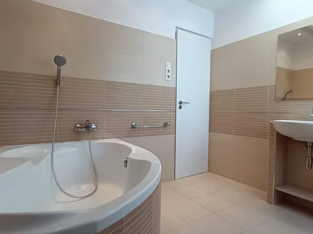 Kiadó ház Kecskemét, Hollandfalu 150 nm